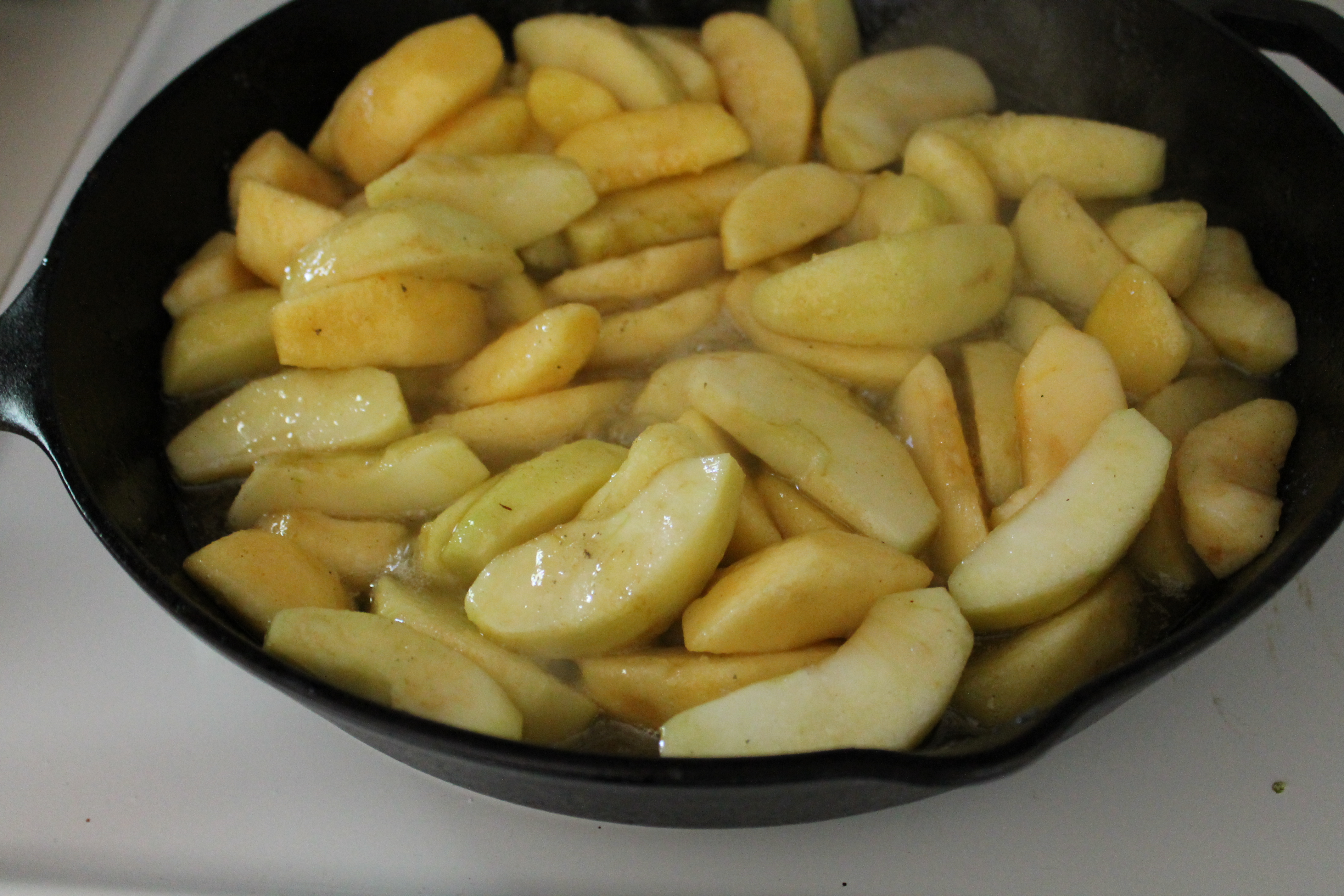 Apples Caramelizing