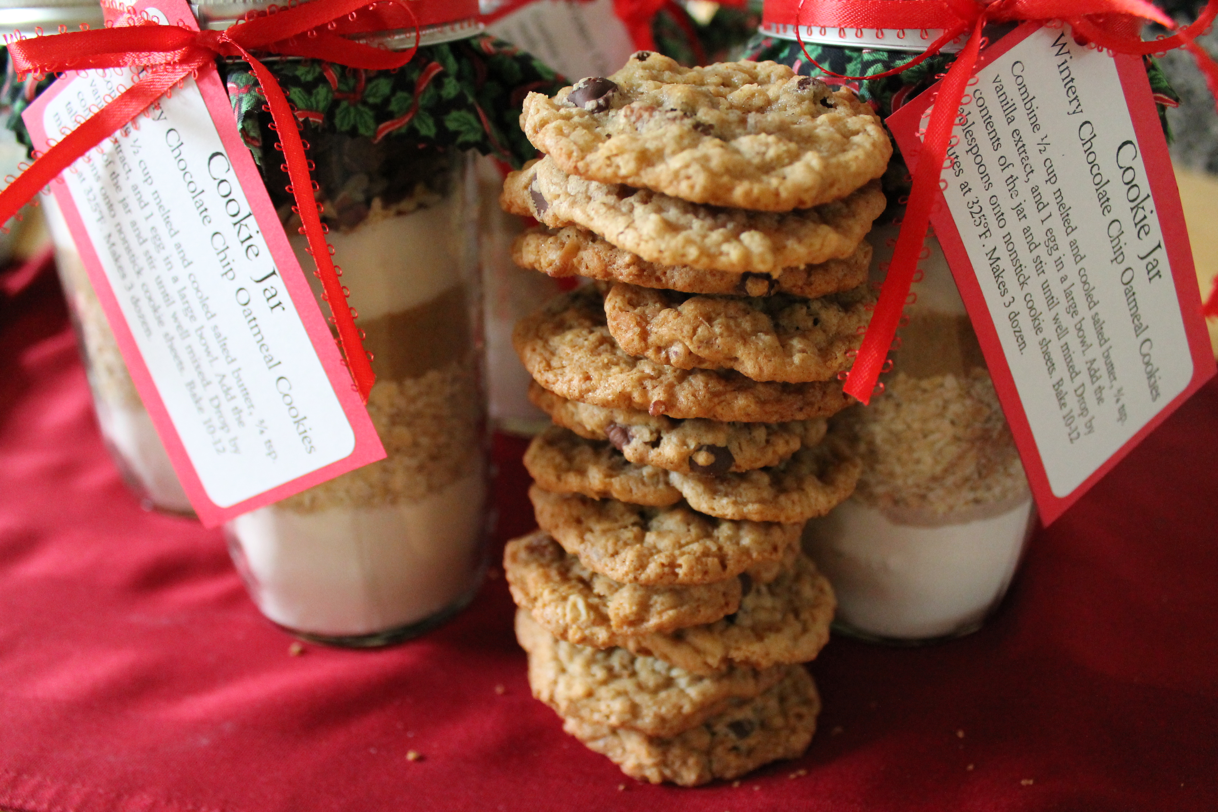 COOKIE JAR Miniature, Screw Cap Glass Jar With 12 Cookies