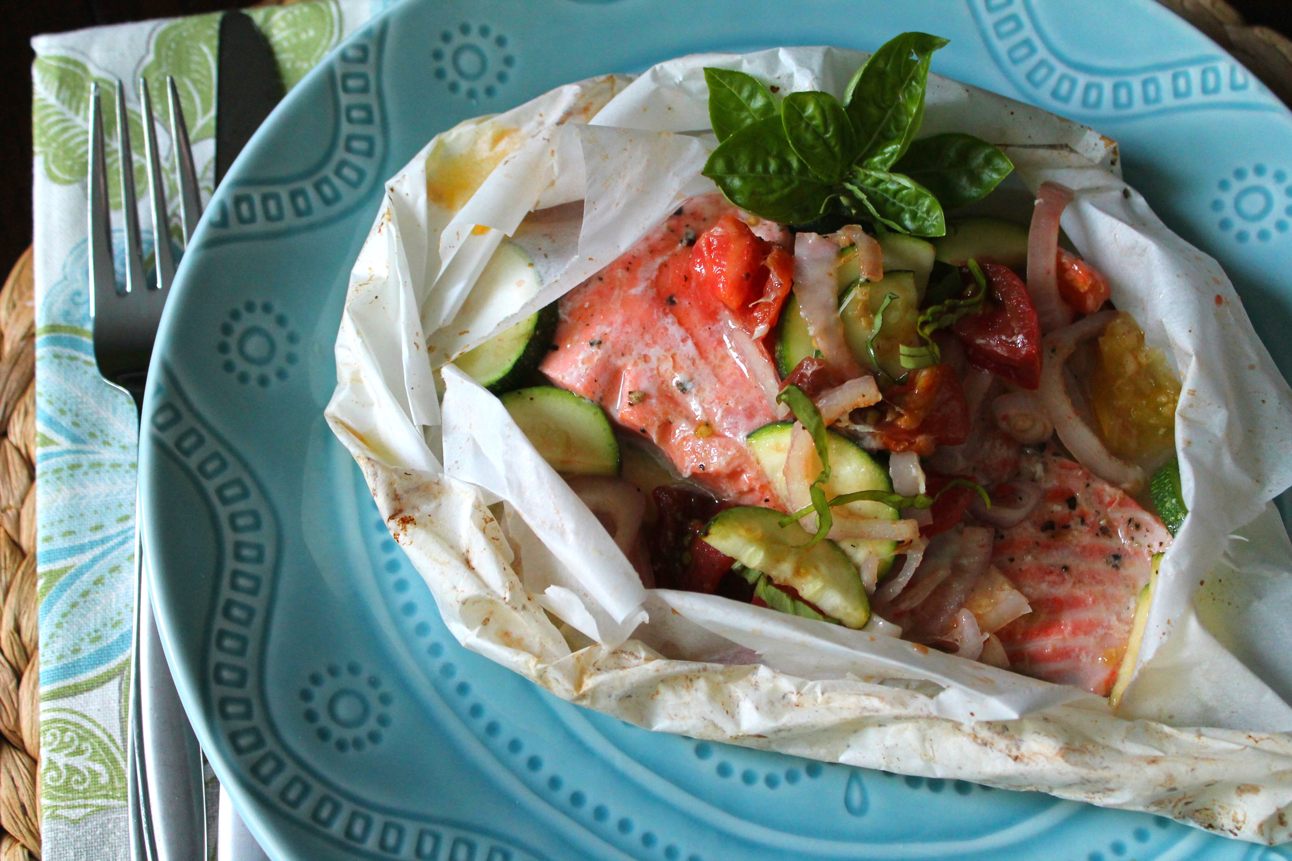 Salmon en Papillote with Zucchini and Tomatoes