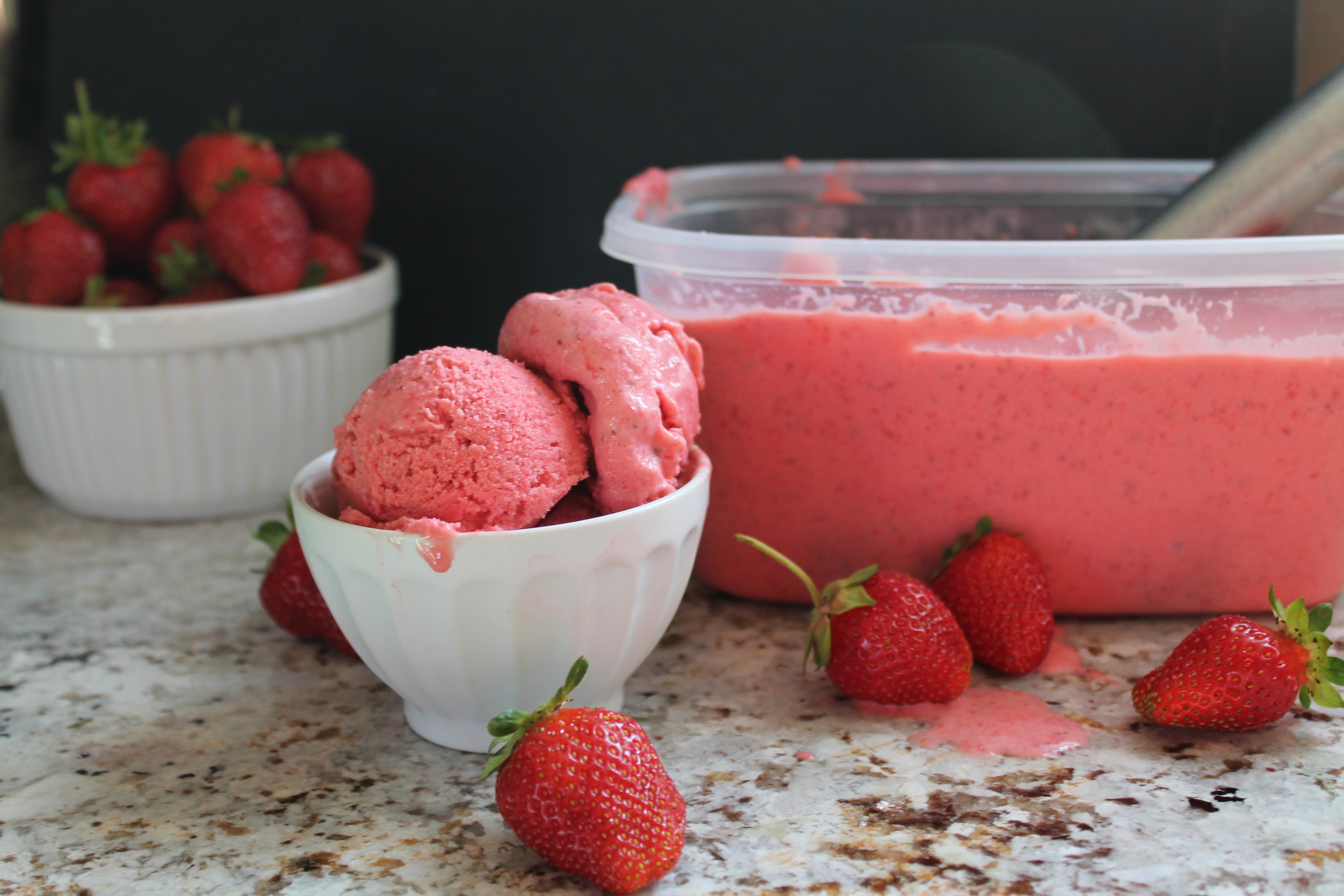 Fresh Strawberry Frozen Yogurt